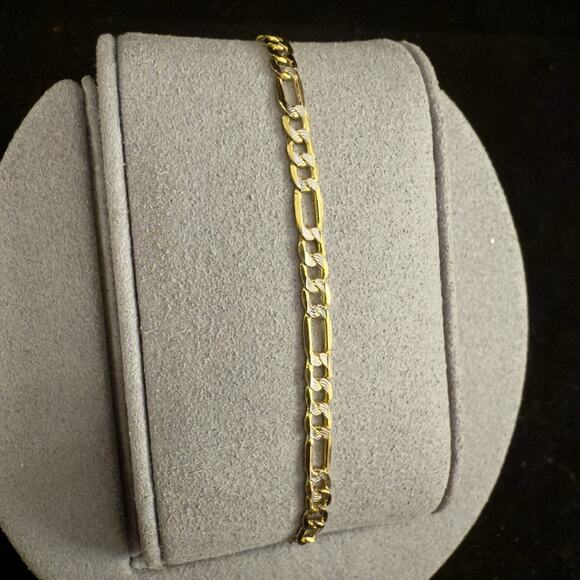 Beautiful 10k Gold Diamond Cut Figaro Bracelet 3.2mm ~7in/8in-NEW - Picture 2 of 8